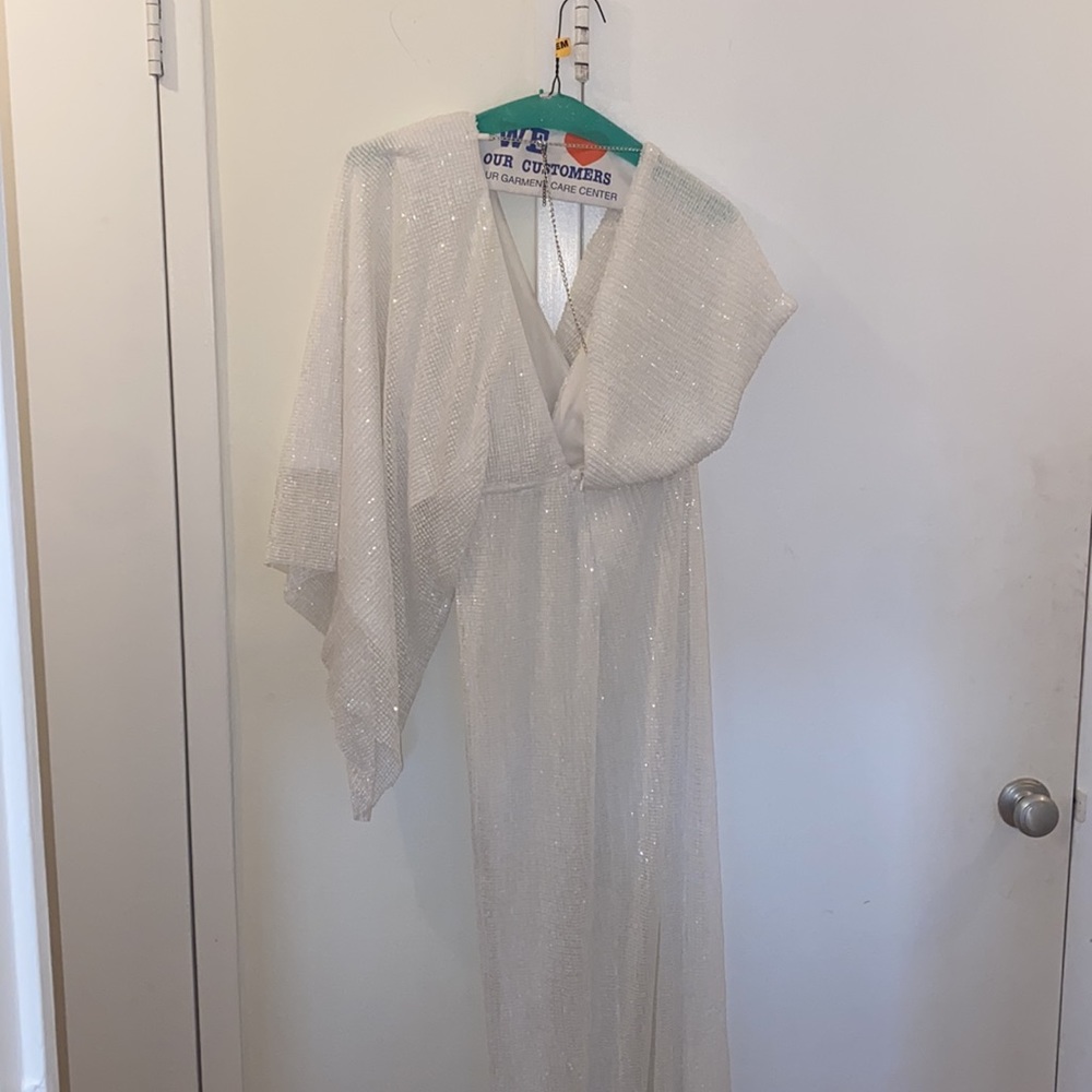 Sequined gown - Picture 5 of 7